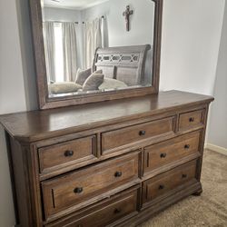 Queen Size Bedroom Set 