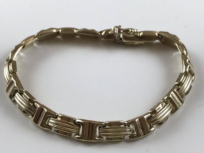 14k solid gold nice bracelet