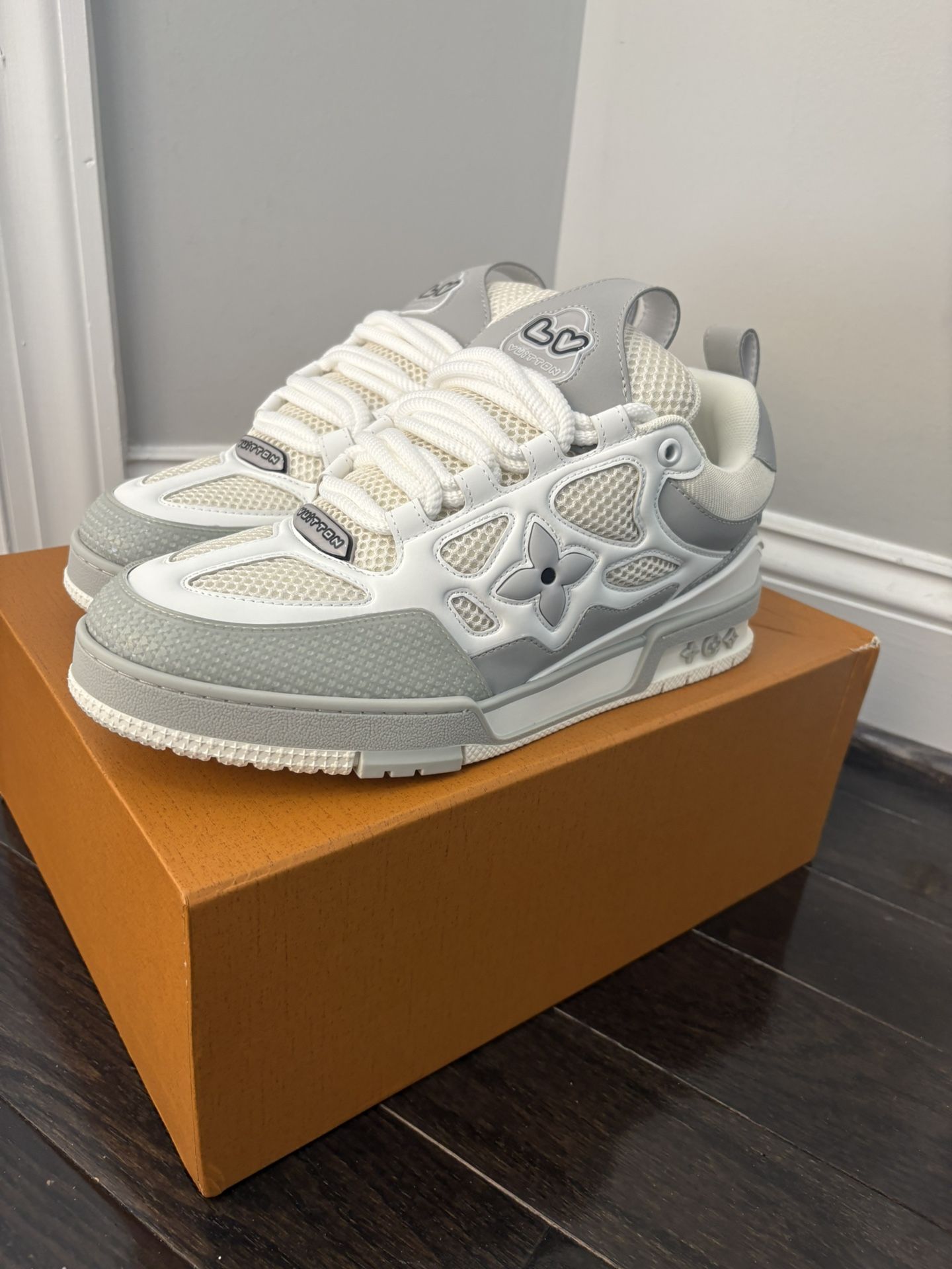 LV Skates Grey