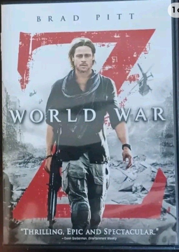 World War Z - DVD By Brad Pitt,Mireille Enos,Daniella Kertesz - VERY GOOD