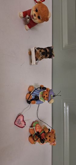 4 Vtg Christmas Ornaments 