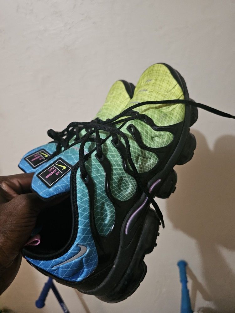 Nike Vapormax Plus (Aurora Green) Size 12