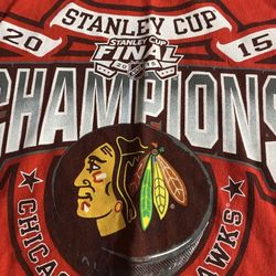 Mens Large Chicago Blackhawks 2015 Championship Tshirt