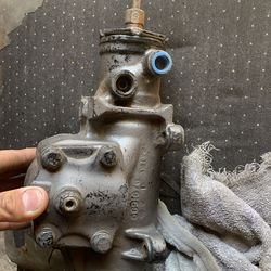 Power steering gear box