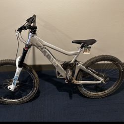 Giant Downhill Bike 