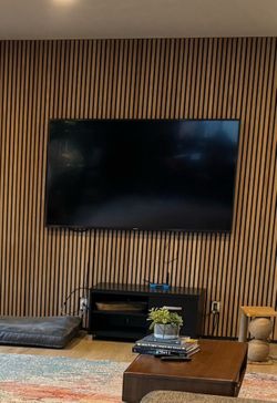 Samsung 4K-UHD 70” Smart TV