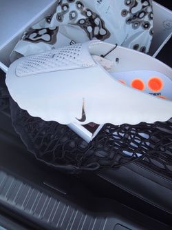 Woman's Nike mind 001 Gray size 8