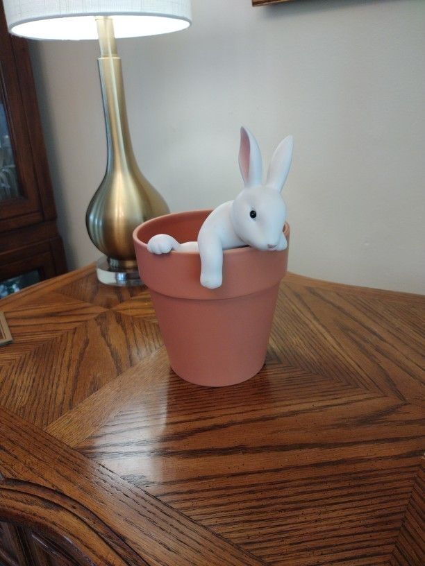 "DEPARTMENT 56" CUTE !!! BUNNY PLANT HOLDER🐇