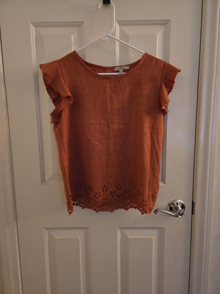 Papaya Women's Shirt. Size Large. Color Burnt Orange 