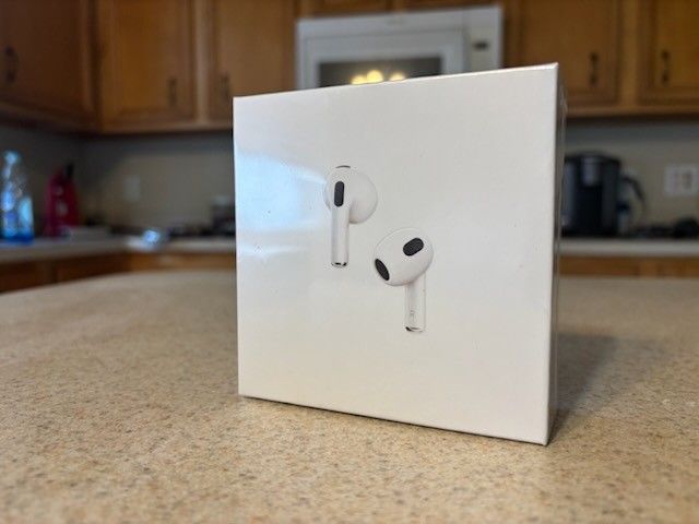 Airpods (Generation 3)