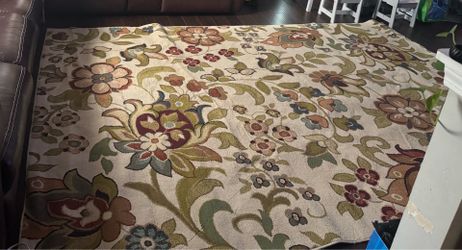 Large Floral Area Rug – Great Condition