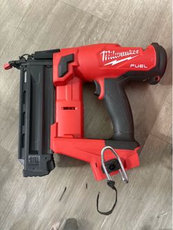 Milwaukee M18 Fuel 18GA Brad Nailer