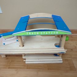 Wonder world Wooden Train Station Thomas Brio