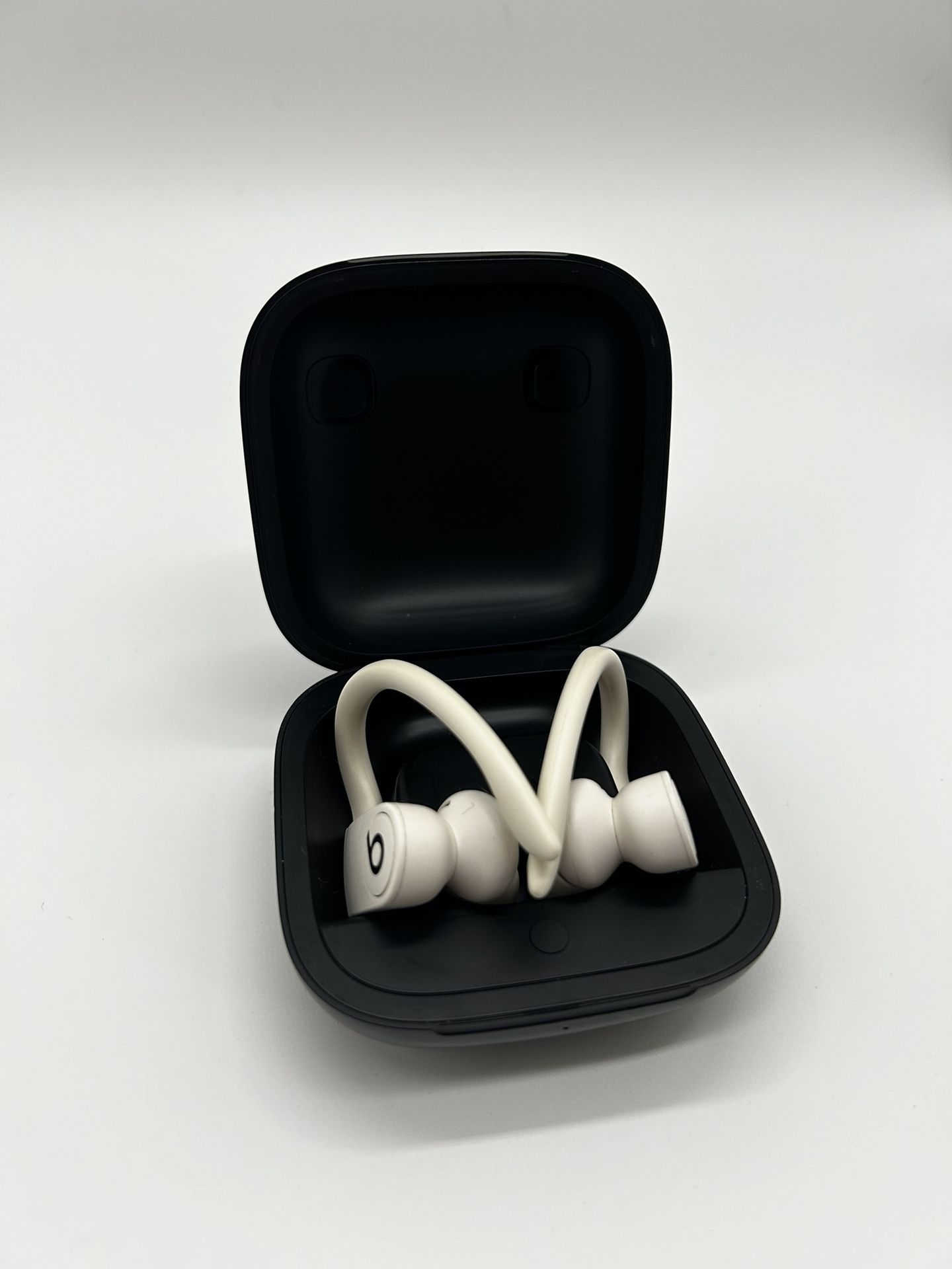 Apple Powerbeats Pro Bluetooth Wireless Earbud 