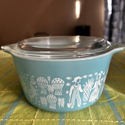 Pyrex Butterprint Amish 473 1 qt Casserole w/Lid