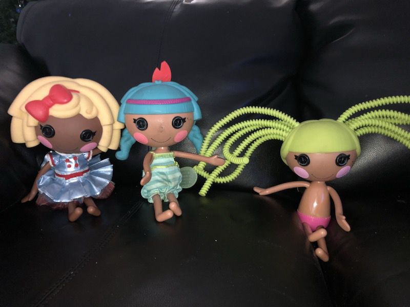 3 Lalaloopsie dolls
