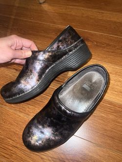 Dansko Clogs Size 9
