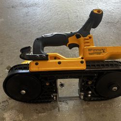 DEWALT - DCS371  20V Portable Band Saw