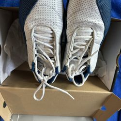 Boys Jordan’s Size 7