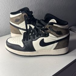 Air Jordan 1 Retro High OG “Dark Mocha.”