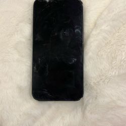 Unlocked iPhone 13 – Works Perfect – Cracked Screen – Selling Today
