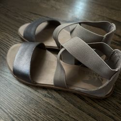 Sorel Used Sandals 