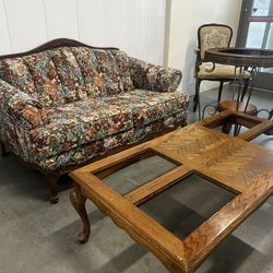 VINTAGE FLORAL LOVESEAT W/ FREE DELIVERY 