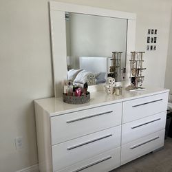Drawer dresser, night stand set