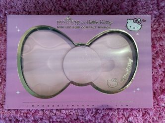 🎀 Hello Kitty Large LED bow compact mirror 🎀