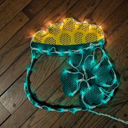 ST PATRICK'S DAY LIGHTED WINDOW DECOR 