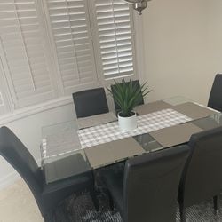 Dinner Table With 6 Black Chairs