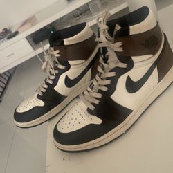 Jordan 1 Retro - Mochas
