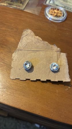Earrings for men or women