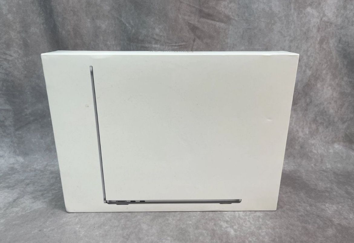 13” Apple MacBook Air laptop m2 chip 16gb 256gb