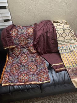 New 3 piece winter Pakistani qalamqar emborder