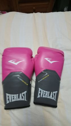 Boxing gloves