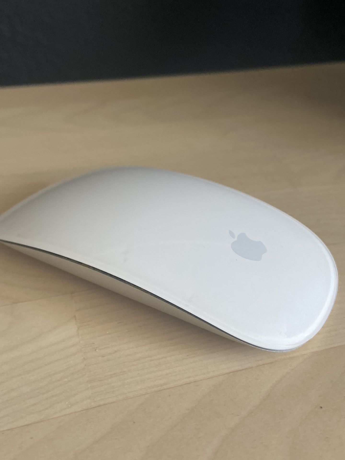 Apple Magic Mouse Bluetooth Wireless Mouse (A1296) - White / Silver