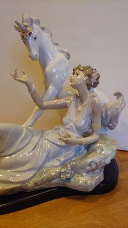 LLADRO FIGURINE #6007 THE GODDESS AND UNICORN