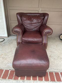 Living Room Cushioned Chair