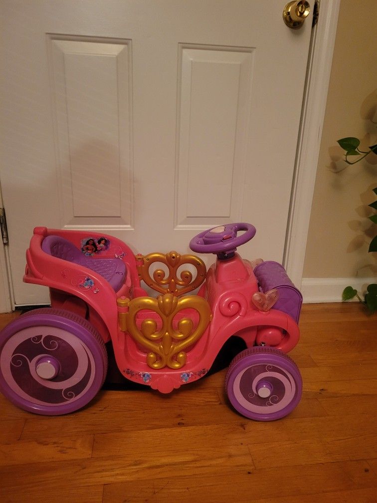Disney Carriage Car w/battery Charger