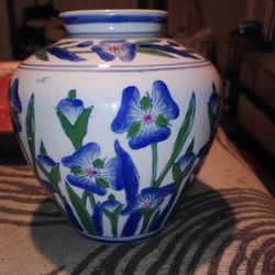 Antique Porcelain Chinese Vase