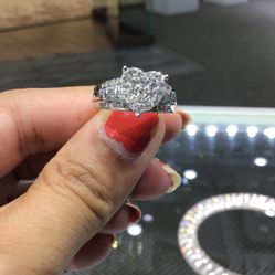 10k White Gold Heart ❤️ ❤️❤️ Diamond Ring With Baguettes Diamond 1.ct Diamond Ring Lady’s ..💎💎💎💎 Big Diamond Ring…