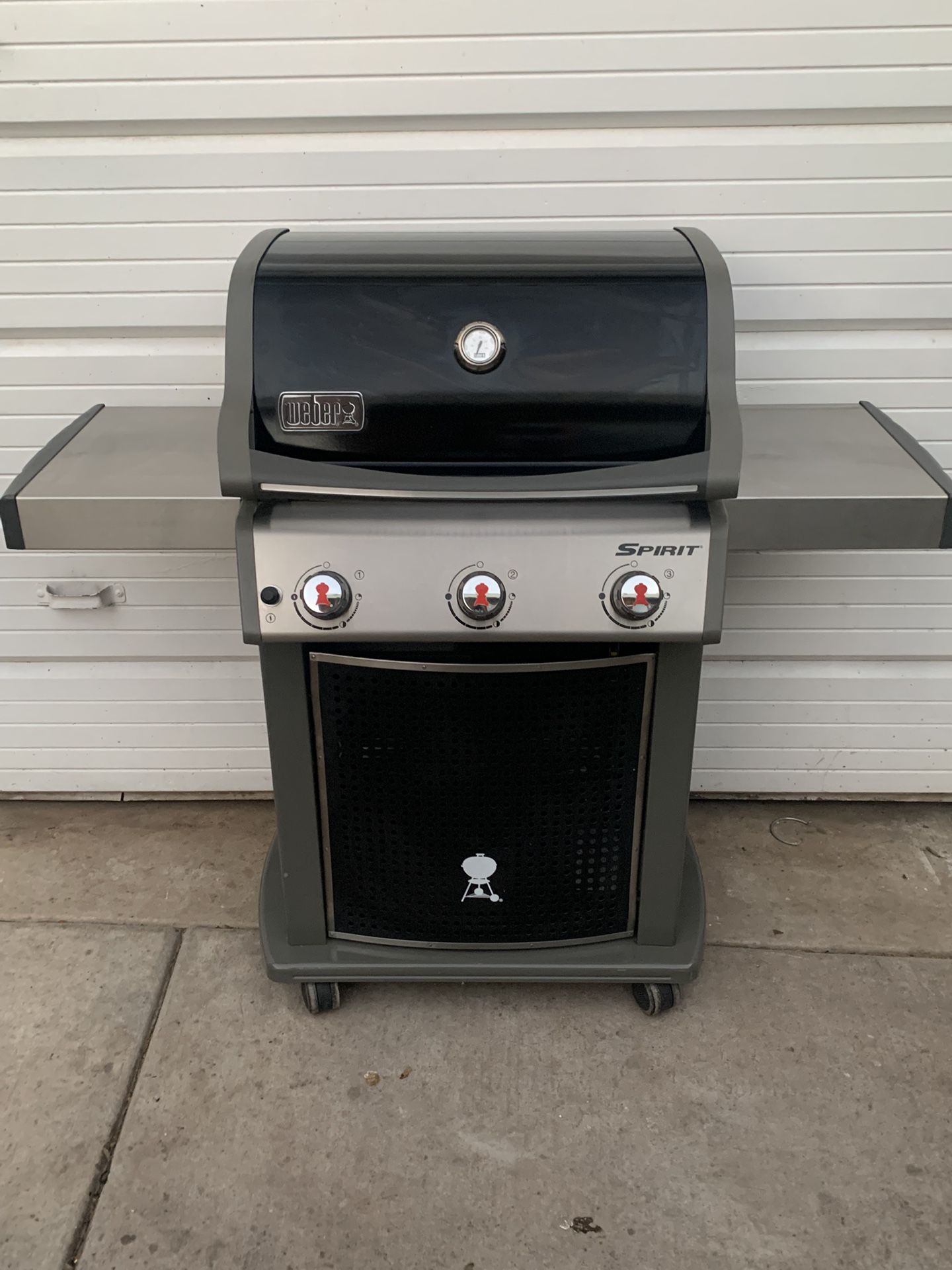 Weber Spirit E-310 BBQ Grill 3 Burners Propane LP For Sale