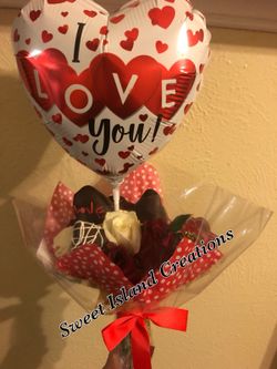 Roses and strawberries bouquet