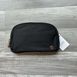 Lululemon Everywhere Belt Bag Black And Gold Wordmark New With Tags 1L