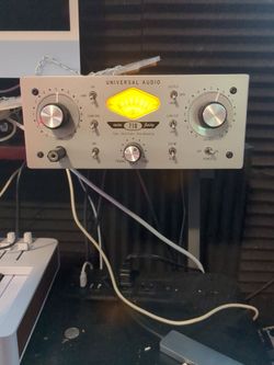 Universal audio 710 Twin finity