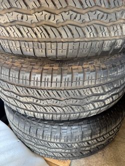Set TRD Toyota 2025 Wheel size 20” Tire size 265/60R20