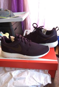 Nike shoes roshe size 7