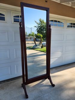 Stunning Vintage Mirror!