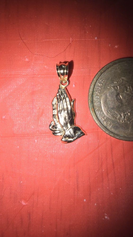 VINTAGE 9KT PLATED PRAYING HANDS 🙏 PENDANT 